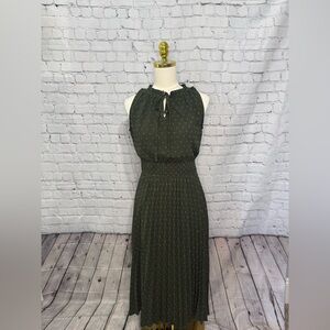 Elegant Green Sleeveless Dress